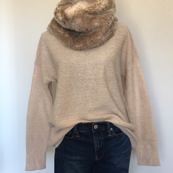 NWT GAP Shimmery Leggings-friendly Hi-lo Hem Pullover Sweater, size Medium ⭐️ - Picture 10 of 15